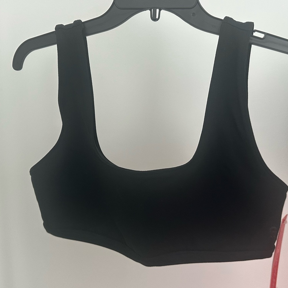 NWT | Good American | True Strenth Sports Bra | Size 4 | Black